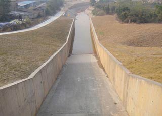 水工建筑物——河岸溢洪道